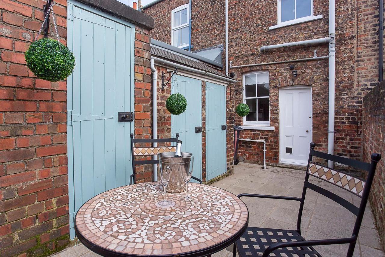 "Falcon'S Nest Retreat" York Exterior foto